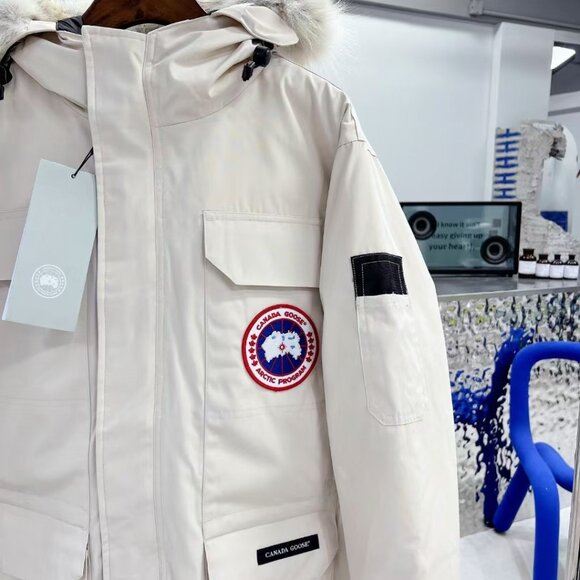 Canada Goose Expedition Parka - Picture 3 of 9